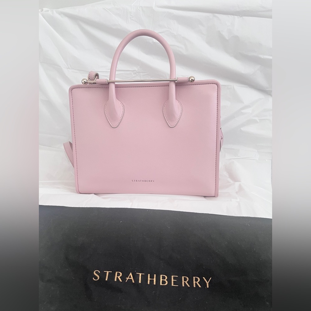 THE STRATHBERRY MIDI TOTE PALE PINK